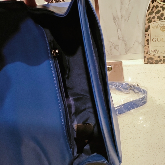 Badgley Mischka Quilted Crossbody Bag NWT - Picture 12 of 12